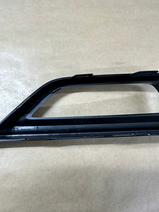 фото №8, Audi a5 s5 планка рамка решётка правая 8t0807682p