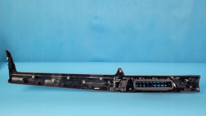 фото №10, Bmw x1 u11 sdrive18i молдинг dekor панелі консолі решітка повітропровід 9483381