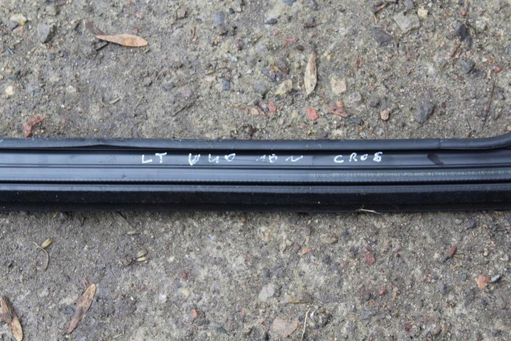 фото №7, Прокладка дверь задних левых рамка рама volvo v40 ii 2015r