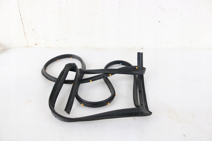 фото №1, Renault kadjar прокладка дверь правая зад .