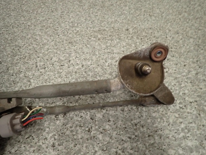 фото №10, Toyota avensis t25 02-08 механизм моторчик дворник передних