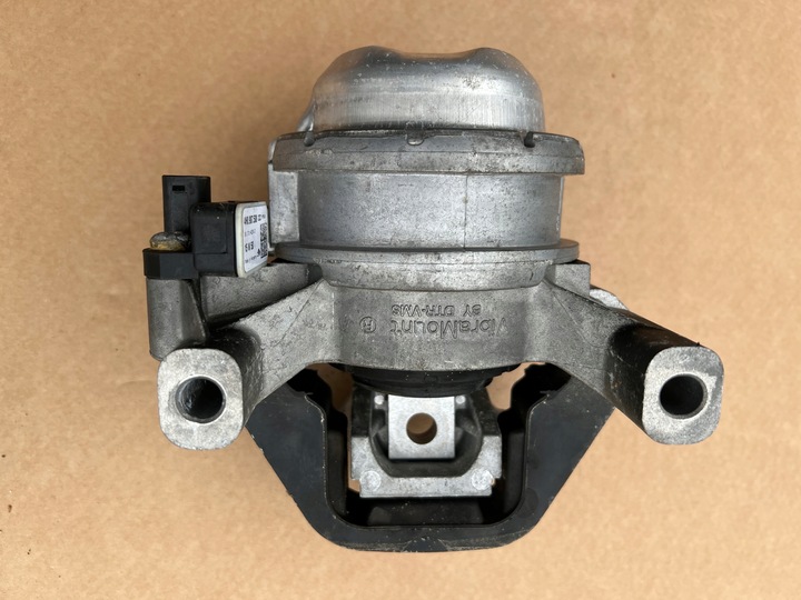 фото №6, Audi a8 s8 d4 4,0tfsi подушка двигателя 4h0199255aa