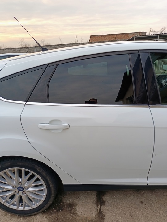 фото №1, Двері праві задні зад ford focus mk3 колір 5b хетчбек