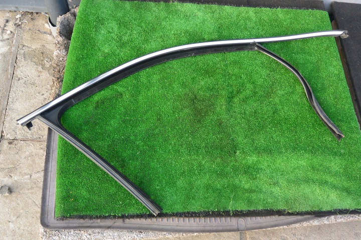 фото №1, Прокладка двері хром праві перед vw touareg 7p