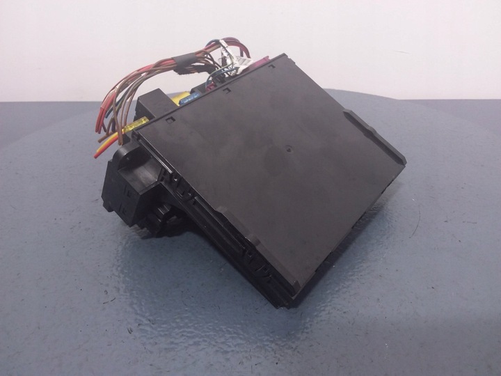 фото №6, Mercedes w203 2.2 cdi коробка предохранителей модуль sam 2035453601