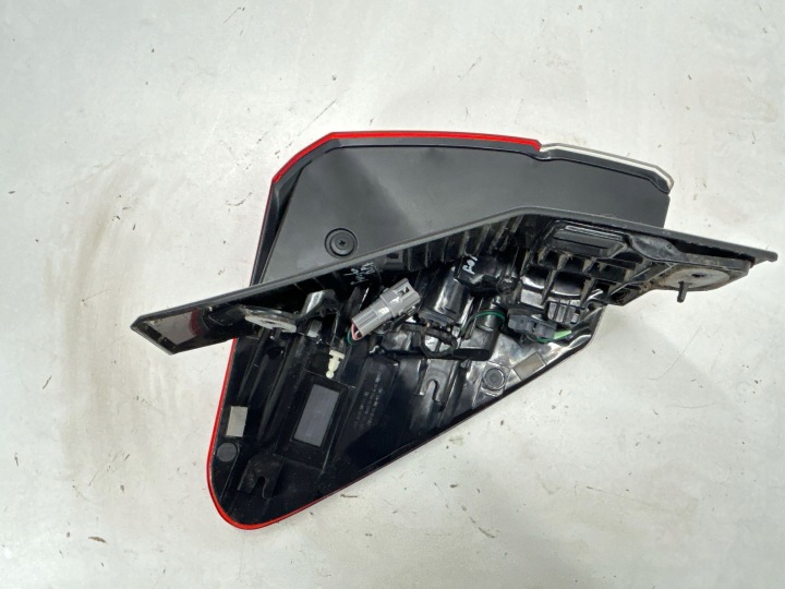 фото №7, Фара задня зад сторона права subaru forester sk 84912sj061