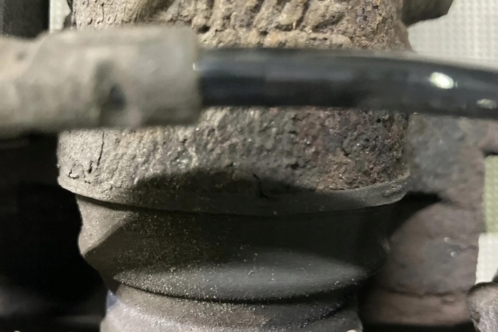 фото №6, Суппорт тормозной задний правый jaguar xe x760 fk722k327bc 2.0l дизель 132kw