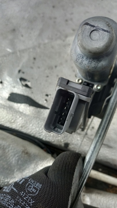 фото №4, Pod.szyby левый перед citroen c3 1.4hdi 05r hb