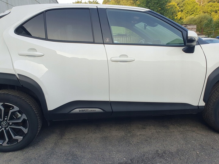 фото №6, Toyota yaris cross дверь перед передние правые цвет 040