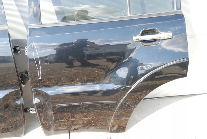 фото №8, Mitsubishi pajero 4 iv 5d 06- дверь p / l зад