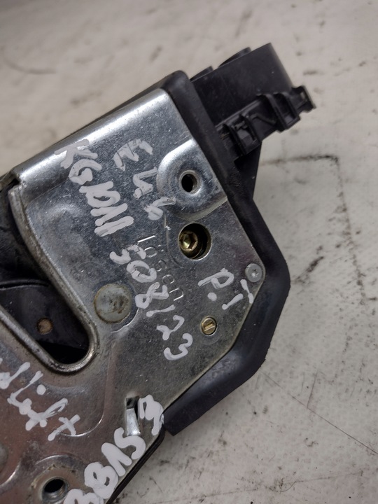 фото №10, Замок двері праві задній bmw e46 sedan 7pin