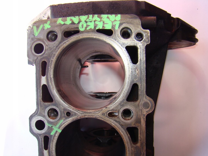 фото №6, Блок двигателя sprinter 906 om 646 2.2 cdi r6460110801 лёгкий царапины