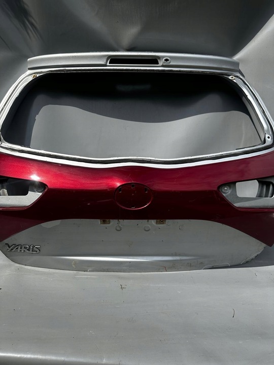 фото №12, Toyota yaris iii 3 рестайлінг 17- кришка задня накладка