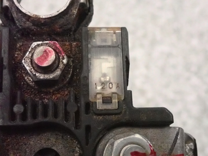 фото №5, Nissan micra k13 10- клема плюсова