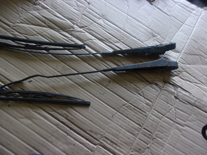 фото №1, Важіль двірники mercedes w126 se