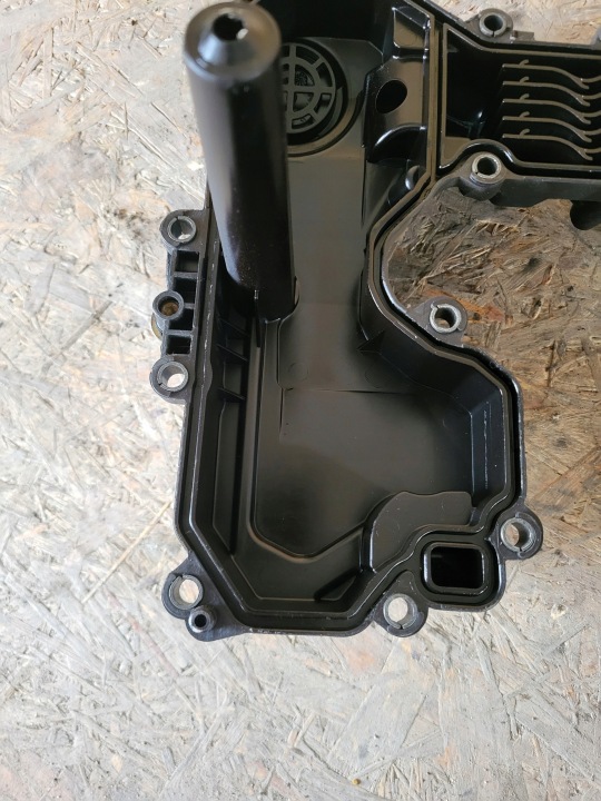 фото №8, Крышка клапанов citroen peugeot 308 t9 1.2thp 9808923780