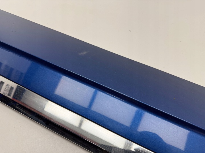 фото №9, Volkswagen touareg iii 2019 ліва сторона планка двері передніх