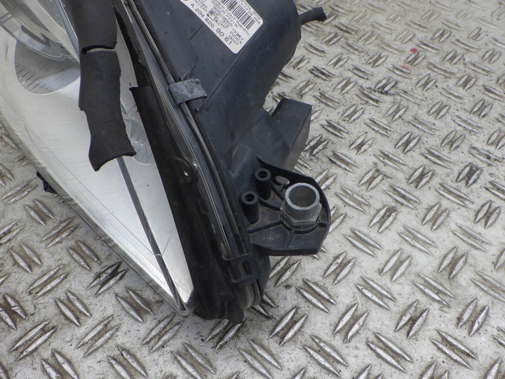 фото №7, C-klasa w204 лампа права перед передня ксенон керована