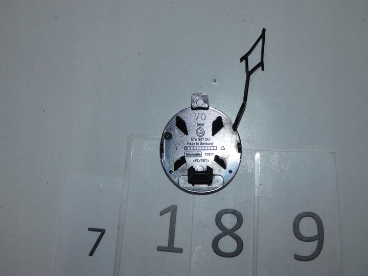 фото №8, Volkswagen оригинальный номер 5ta807241 крышка, hak holujący