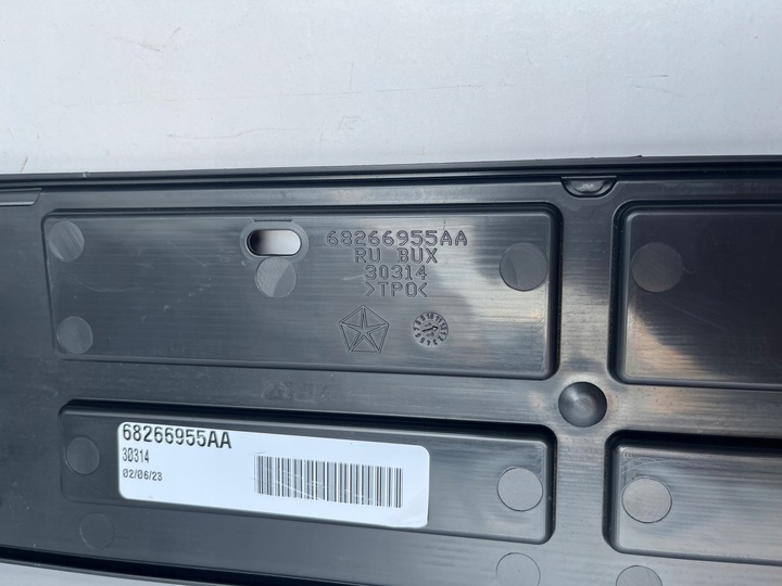 фото №3, Рамка номерного знака регистрационный jeep renegade