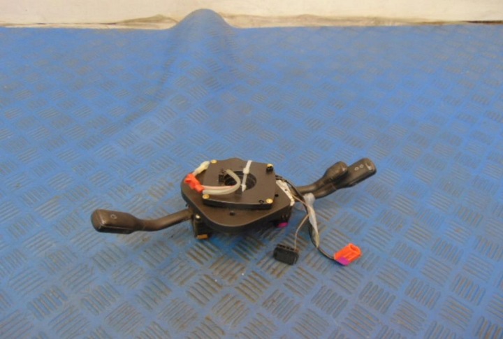 фото №1, Audi a4 b5 1.6b переключатель комбинированный 4d0951543d