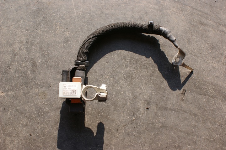 фото №1, Клемма минусовая mercedes-benz оригинальный номер a0009051910