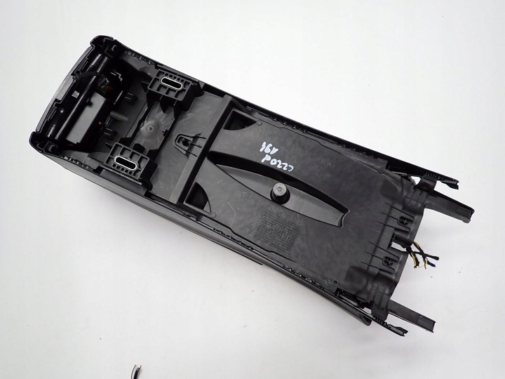 фото №8, Тунель підлокітник гніздо usb решітка європа mercedes c-klasa w205 19r