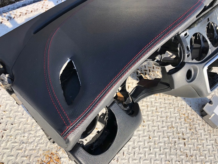 фото №7, Mercedes w117 cla nić панель консоль подушки ремни
