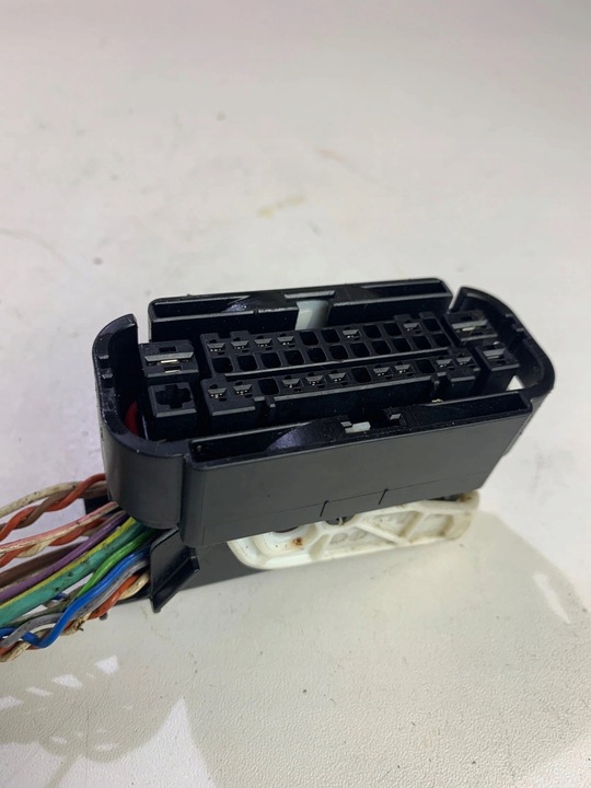 фото №6, Штекер разъём насоса abs citroen c4 cactus