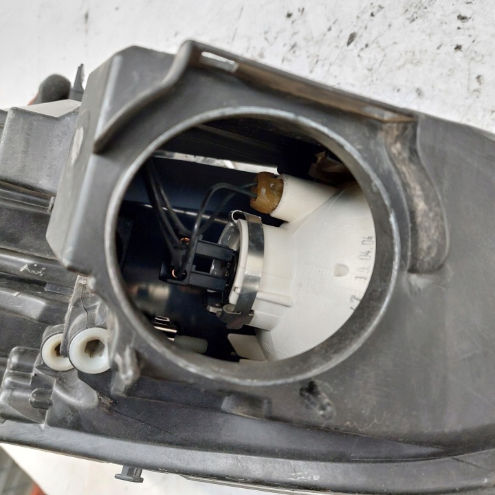 фото №16, Seat toledo 2 ii фара права передня valeo 1m1941002d 67742701