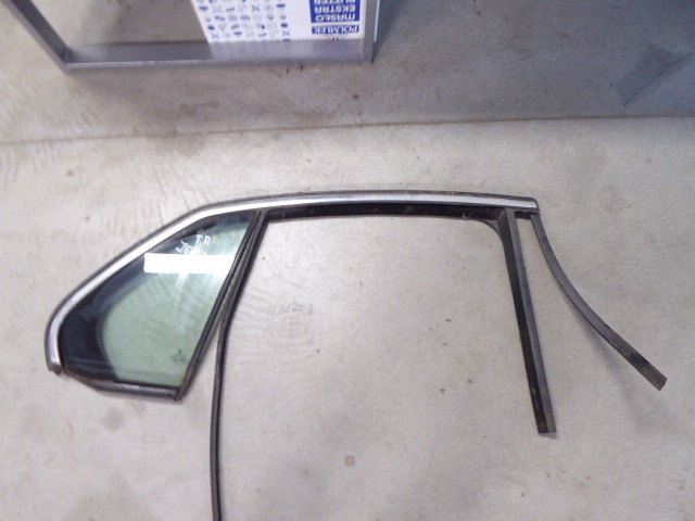 фото №5, Jetta v 05-11 рамка дверь прокладка стёкла стекло дверь малый зад правая