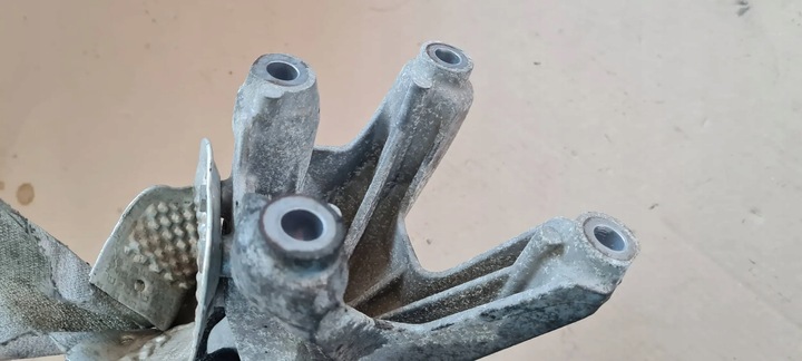 фото №7, Q7 4m ii лапи крепление держатель двигателя левая 3.0 tdi 8w0199307h