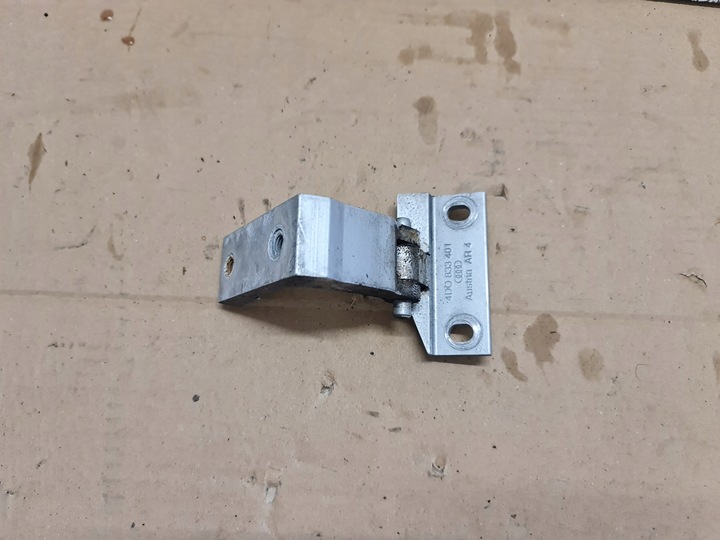 фото №1, Петля лівий зад верхній audi a8 d2 4d0833401