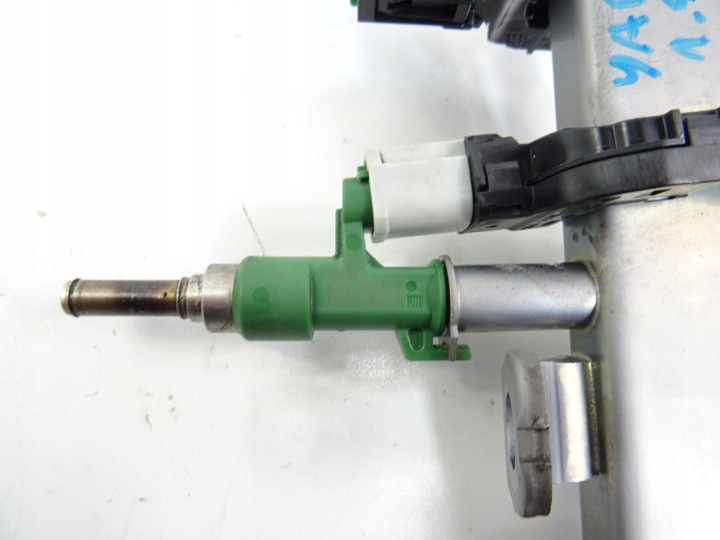 фото №8, Yaris iv 1.5 гибрид топливная рейка форсунки 23250-f3020 82817-0dc00 2020r