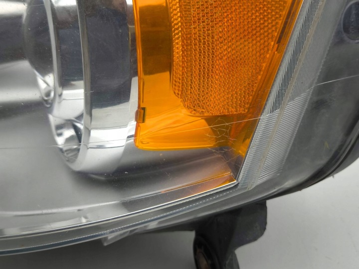 фото №16, Chrysler grand voyager v 2009 ліва сторона фара передня