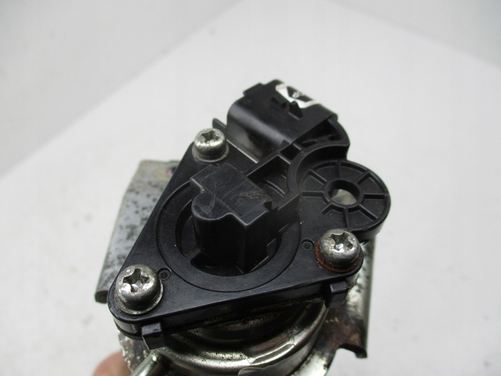 фото №7, Citroen c4 peugeot 208 1.6 e-hdi актуатор турбонаддува клапан турбокомпрессора 373-18100