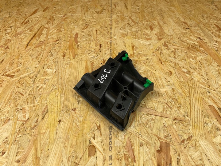 фото №8, Кріплення ковзун бампера перед праві volvo v40 ii 31425111 2012-