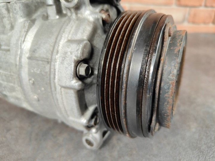 фото №4, Bmw f01 f07 f10 f11 n63 v8 4.4 компрессор кондиционера компрессор 9154072