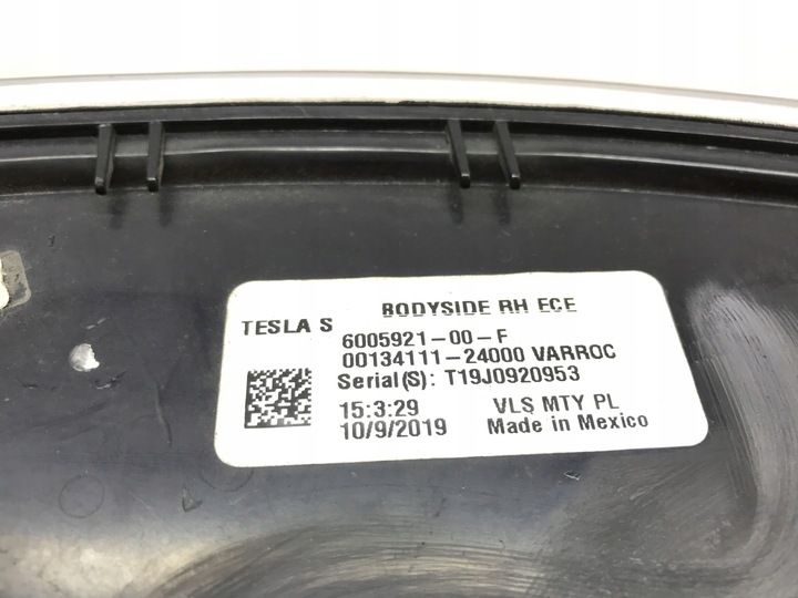 фото №10, Tesla s лампа задняя правая зад 6005921-00-f