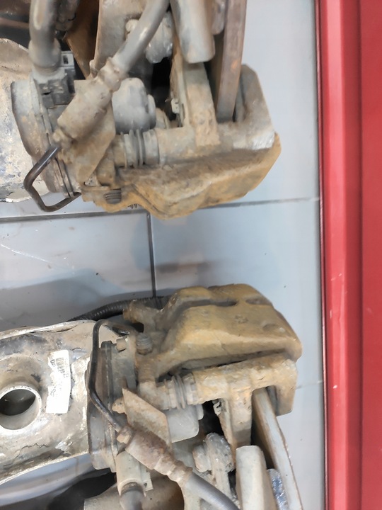 фото №11, Jeep cherokee kl 2.0crd 13-18 поворотный кулак суппорт диск рычаг правые левый зад