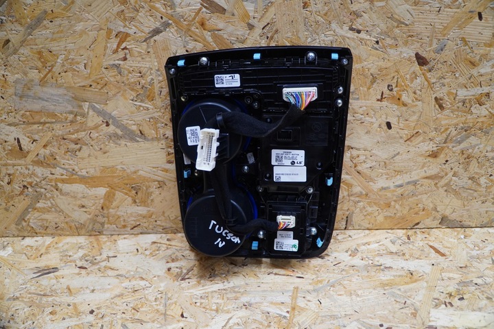 фото №10, Панель тунелю обігріву сидінь 84670-n7100 tucson iv новий 0km оригінал 20-