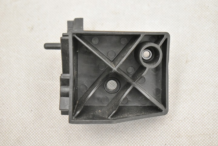 фото №7, Tesla s ковзун кріплення бампера pp 1055538-00-a