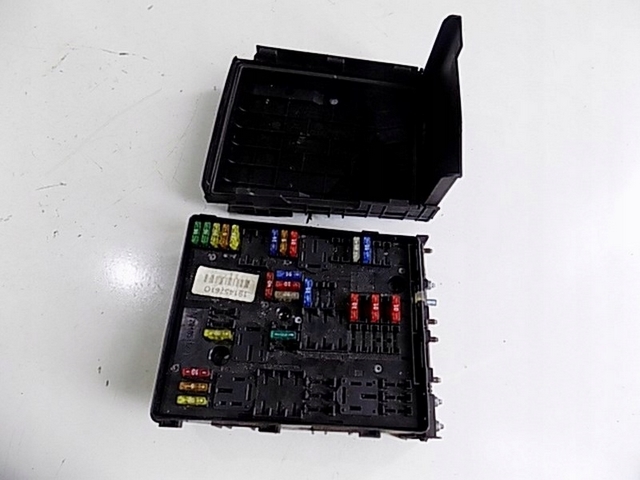 фото №12, Корпус коробка предохранителя passat b7 10- 2.0tdi