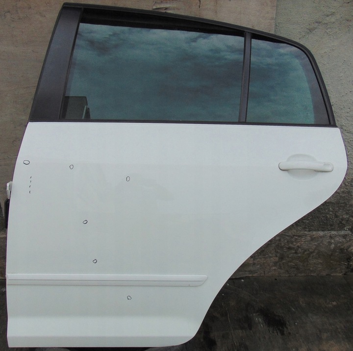фото №1, Двері ліві зад задні vw golf 5 v + plus 2010r- lb9a європа