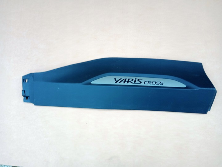фото №1, Toyota yaris cross права планка двері зад