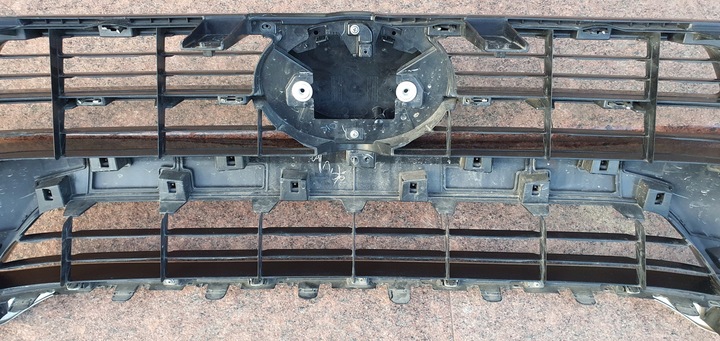 фото №13, Toyota hilux viii рестайлінг 2022- решітка решітка радіатора хром