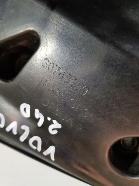 фото №10, Колектор впускний  кришка клапанів 30743312 volvo s60 v70 2.4d