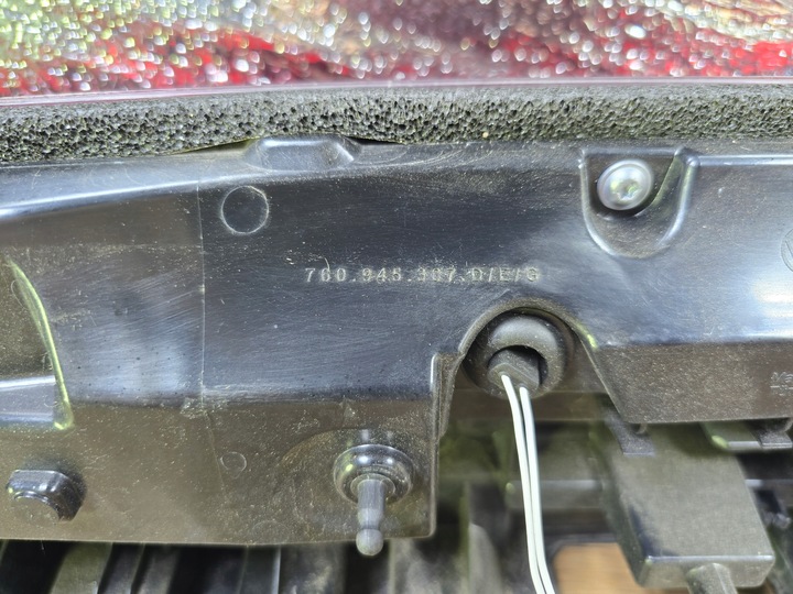 фото №8, Vw touareg iii 3 760 лампа зад задня w кришка багажника 760945307e