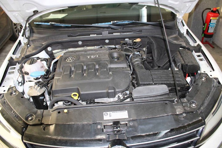 фото №7, Vw audi skoda дросельна заслінка клапан egr 04l131501c 04l131501m 04l 131 501 c 04