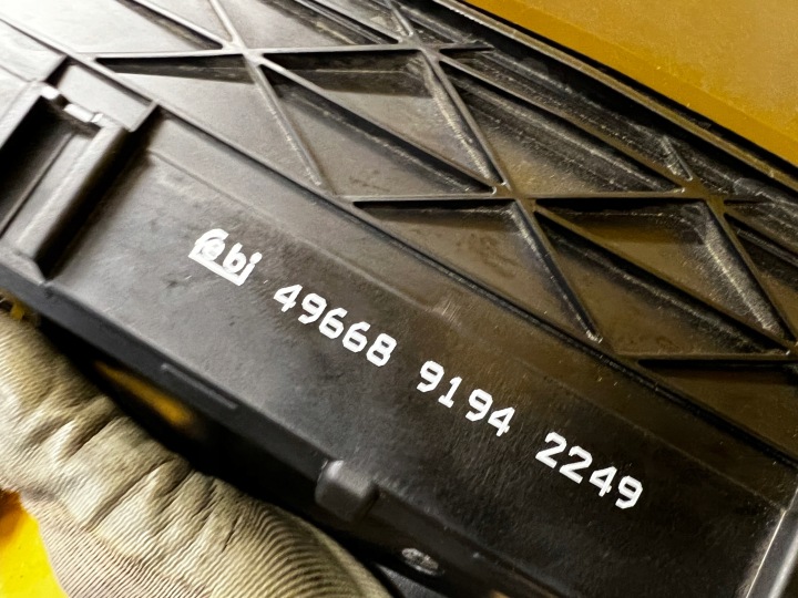 фото №7, Корпус фильтра воздуха mercedes cls w218 3.0 cdi